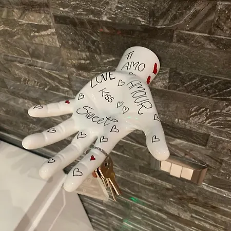 ゲストハウス クレオパトラ ローマ