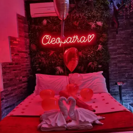 クレオパトラ ゲストハウス 3*