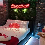 클레오파트라 3*